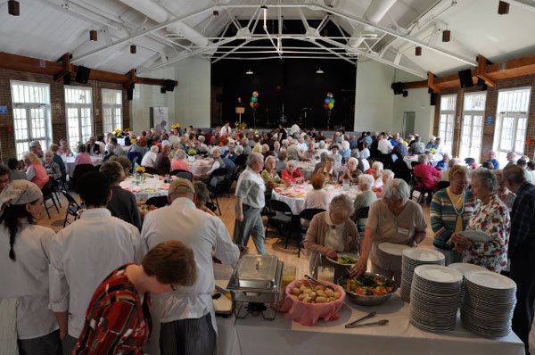 volunteerdinnervictoriaparkpavillion.jpg